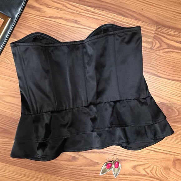 Sexy black H&M corset top 💣 - Picture 3 of 3